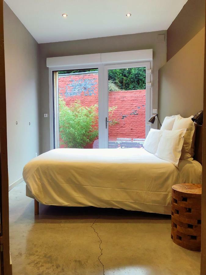 Nuit En Ville Lille La Madeleine Room photo