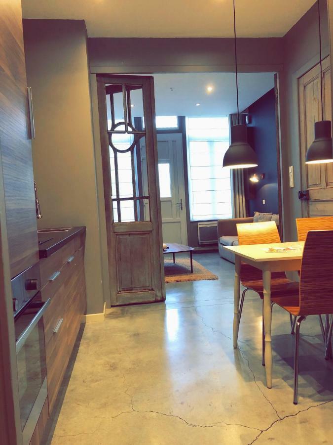 Nuit En Ville Lille La Madeleine Room photo