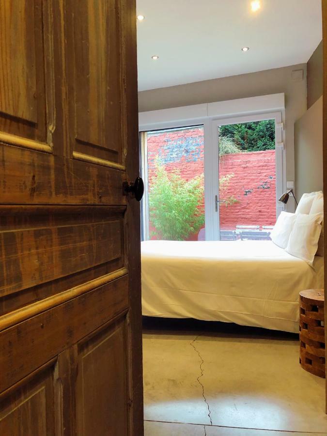 Nuit En Ville Lille La Madeleine Room photo